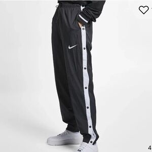Nike Windrunner Pants Women’s Large Black Tear Away Snap Legs Sporty Track Run